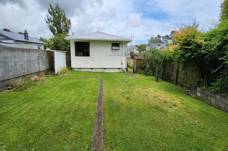 Photo of property in 103 Mangorei Road, Merrilands, New Plymouth, 4312