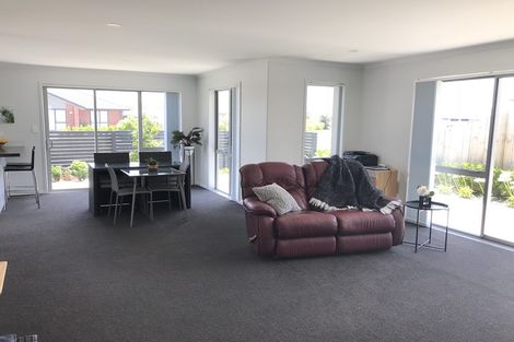 Photo of property in 28 Leet Crescent, Papamoa Beach, Papamoa, 3118