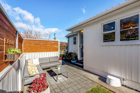 Photo of property in 1/17 Oak Street, Ebdentown, Upper Hutt, 5018
