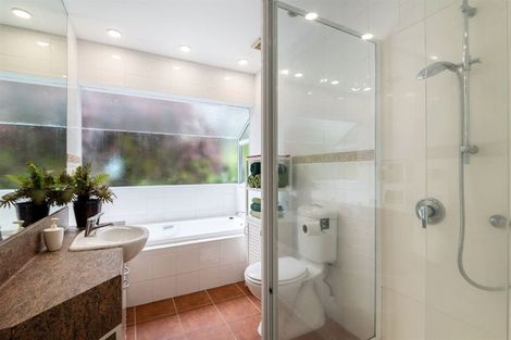 Photo of property in 3 Augusta Place, Forrest Hill, Auckland, 0620