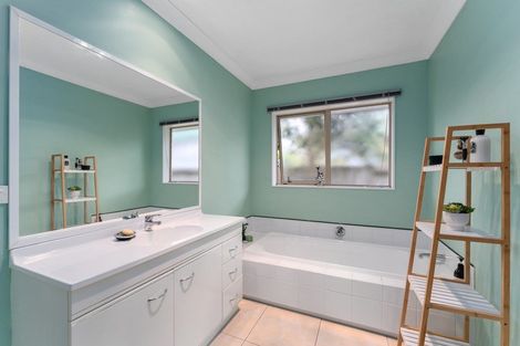 Photo of property in 24 Harry Shaw Way, Raumati South, Paraparaumu, 5032