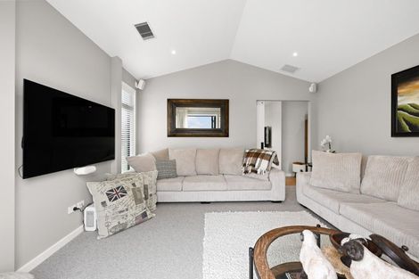 Photo of property in 92 Hugo Shaw Drive, Cambridge, 3434