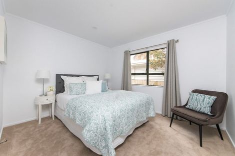 Photo of property in 94 Beach Haven Road, Beach Haven, Auckland, 0626