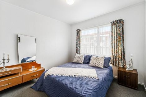 Photo of property in 32 Marina View Drive, West Harbour, Auckland, 0618