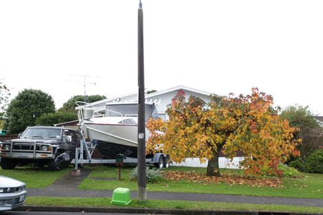 Photo of property in 14 Advene Road, Cockle Bay, Auckland, 2014