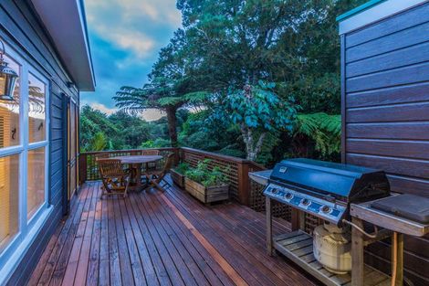 Photo of property in 38 Victory Road, Laingholm, Auckland, 0604