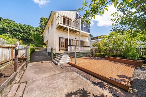 Photo of property in 17 Paremata Crescent, Paremata, Porirua, 5024