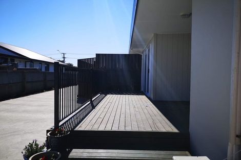 Photo of property in 2/471 Wairakei Road, Burnside, Christchurch, 8053