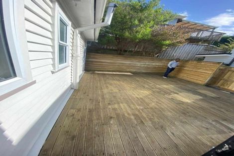 Photo of property in 22 Hampton Hill Road, Tawa, Wellington, 5028