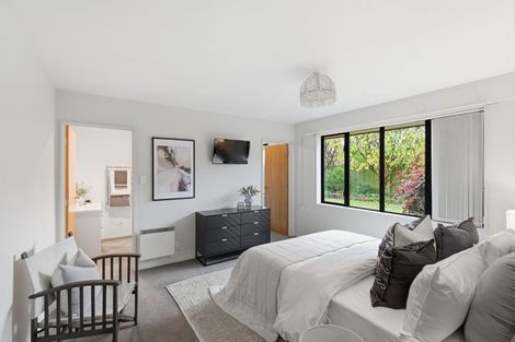 Photo of property in 12 Hatfield Place, Avonhead, Christchurch, 8042