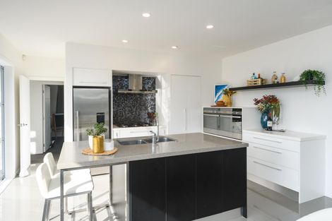 Photo of property in 175 Pacific Drive, Fitzherbert, Palmerston North, 4410