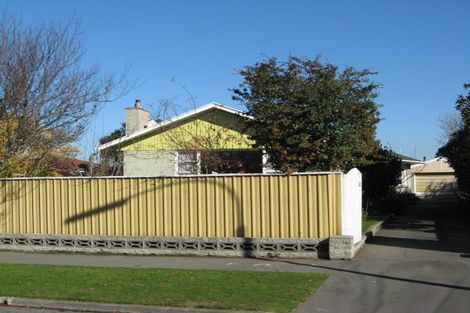 Photo of property in 142 Warren Crescent, Hillmorton, Christchurch, 8025