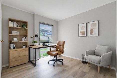 Photo of property in 44 De Havilland Drive, Goodwood Heights, Auckland, 2105