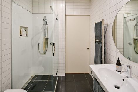 Photo of property in Tennyson Apartments, 11/25 Tennyson Street, Te Aro, Wellington, 6011