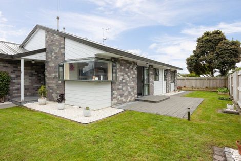 Photo of property in 10 Parnell Heights Drive, Kelvin Grove, Palmerston North, 4414