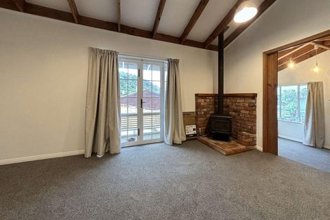 Photo of property in 17 Hookway Grove, Paraparaumu, 5032