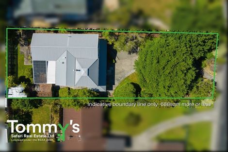 Photo of property in 73 Blue Mountains Road, Pinehaven, Upper Hutt, 5019