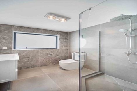 Photo of property in 12 Korowhiti Road, Clarks Beach, 2122