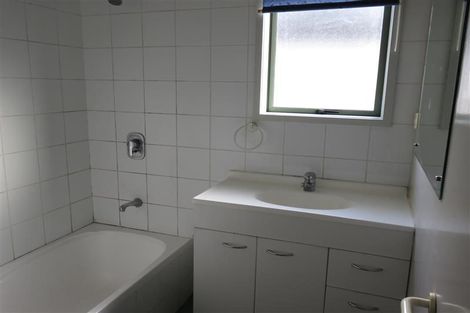 Photo of property in 10 Aldern Road, Massey, Auckland, 0614