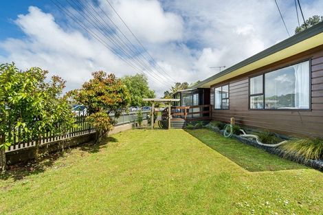 Photo of property in 1/13 Woodlands Crescent, Browns Bay, Auckland, 0630