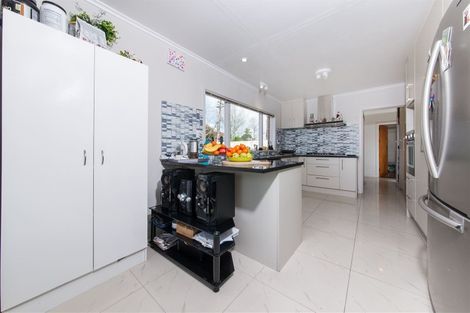 Photo of property in 52 Pleasant Road, Glen Eden, Auckland, 0602