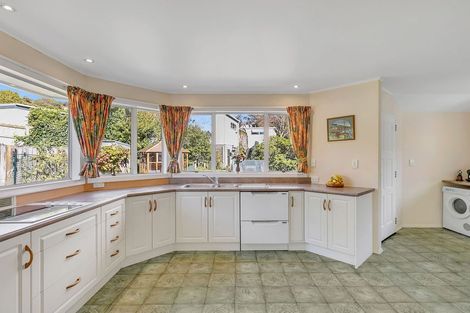 Photo of property in 25 Larsen Crescent, Tawa, Wellington, 5028