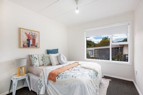 Photo of property in 52 Lees Grove, Wainuiomata, Lower Hutt, 5014