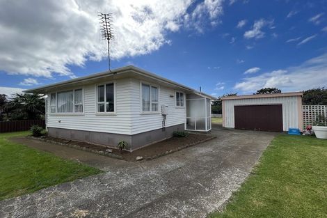 Photo of property in 6 Pamu Place, Waitara, 4320