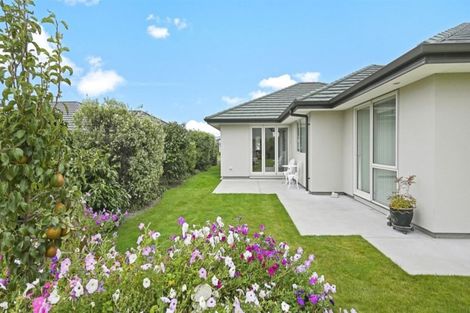 Photo of property in 11 Rue De La Mare, Parklands, Christchurch, 8083