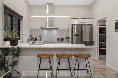 Photo of property in 82 Awataha Crescent, Pyes Pa, Tauranga, 3110