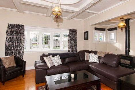 Photo of property in 16 Jasper Avenue, Mount Roskill, Auckland, 1041
