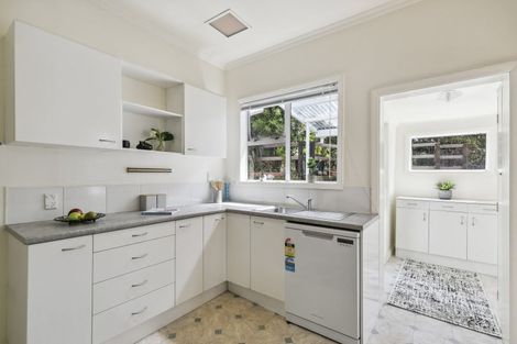 Photo of property in 44 Raroa Terrace, Tawa, Wellington, 5028