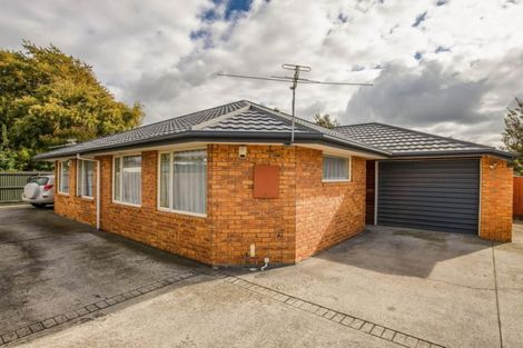 Photo of property in 17e Division Street, Riccarton, Christchurch, 8041