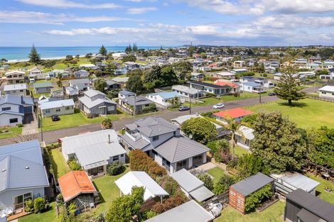 Photo of property in 13 Marine Avenue, Waihi Beach, 3611