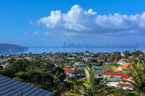 Photo of property in 29 Bernleigh Terrace, West Harbour, Auckland, 0618