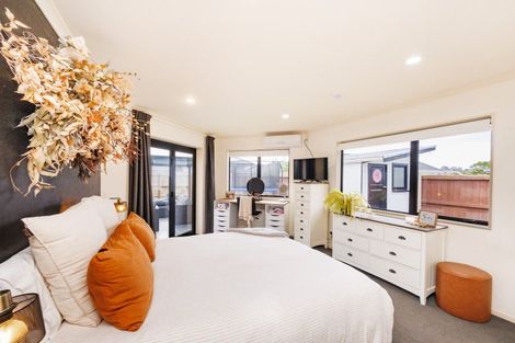 Photo of property in 17 Daniel Place, Kelvin Grove, Palmerston North, 4414