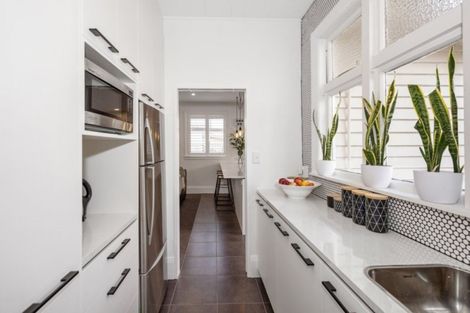 Photo of property in 120a Somerfield Street, Somerfield, Christchurch, 8024