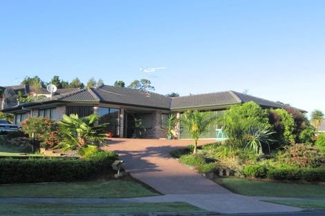 Photo of property in 20 De Havilland Drive, Goodwood Heights, Auckland, 2105