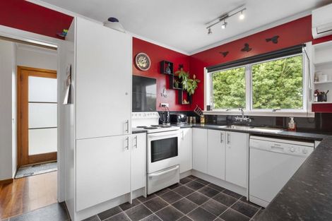 Photo of property in 254 Huatoki Street, Upper Vogeltown, New Plymouth, 4310