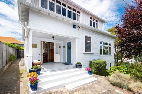 Photo of property in 18 Cobden Road, Bluff Hill, Napier, 4110