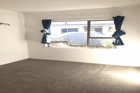 Photo of property in 8 Heaton Grove, Chatswood, Auckland, 0626