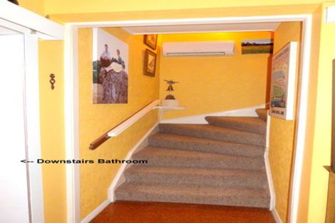 Photo of property in 43a Wyndham Road, Pinehaven, Upper Hutt, 5019