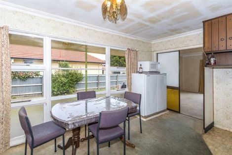 Photo of property in 1 Brookby Crescent, Avonhead, Christchurch, 8042