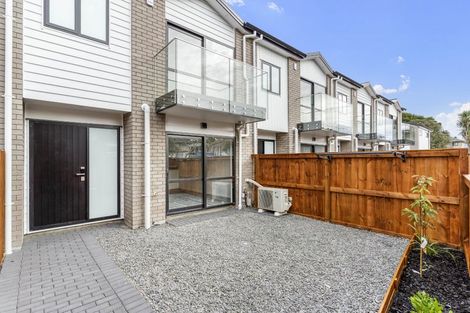 Photo of property in 7 Gladfield Lane, Te Atatu Peninsula, Auckland, 0610