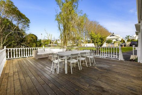 Photo of property in 25 Princes Street, Northcote Point, Auckland, 0627