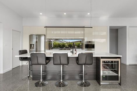 Photo of property in 2 Makura Drive, Papamoa Beach, Papamoa, 3118