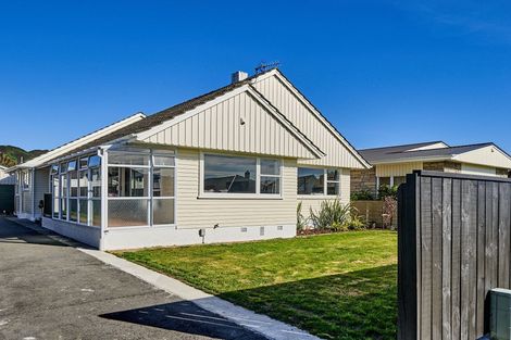 Photo of property in 74 Wai-iti Crescent, Woburn, Lower Hutt, 5010