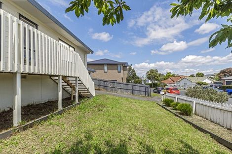 Photo of property in 2/48 Barbados Drive, Unsworth Heights, Auckland, 0632
