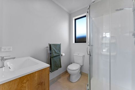 Photo of property in 24 Ahunga Road, Karaka, Papakura, 2113