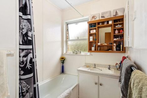 Photo of property in 3/1 Bodi Place, Te Atatu South, Auckland, 0610